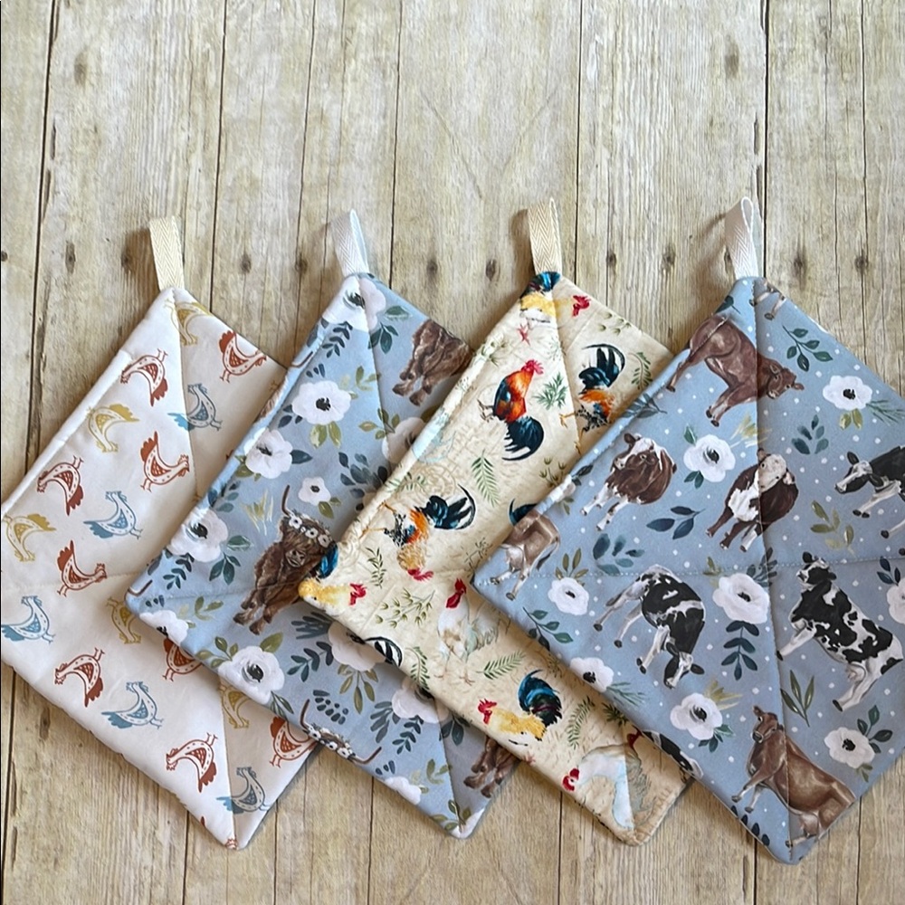 Bundle of 4 Farm Animal Print Pot Holders Set Farmhouse Kitchen